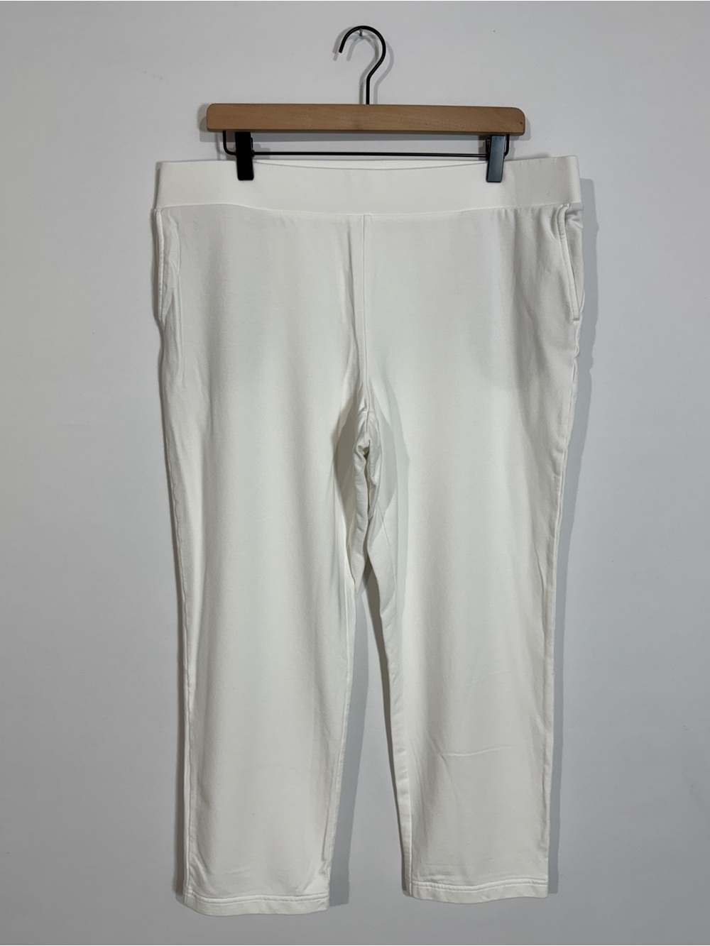 WP66 {J. Jill} "Slim Leg Cropped" White Elastic Waist Pull On Stretch Pants